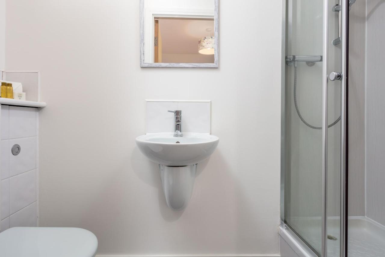 Walker Suite No73 - Donnini Apartments Kilmarnock Zewnętrze zdjęcie